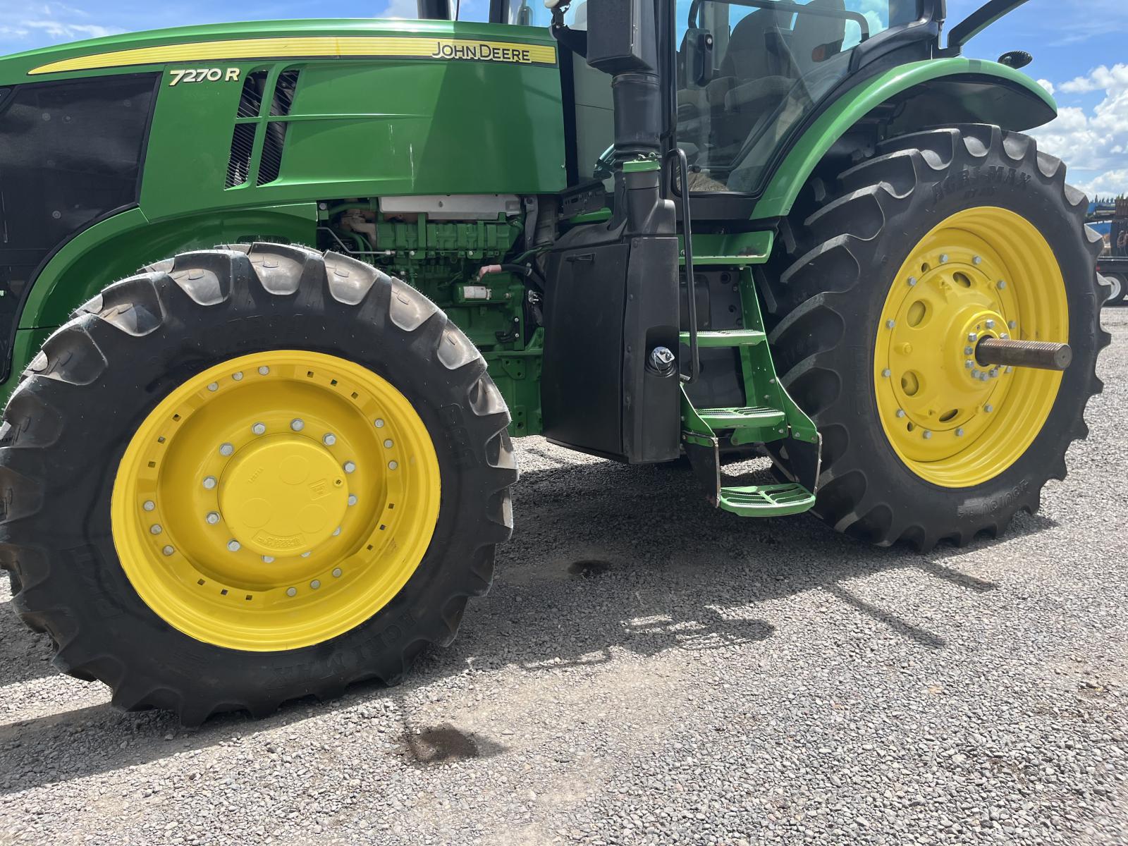 ./imagenes/INVOICE/2019/18103/JOHN DEERE 7270R (7).JPG